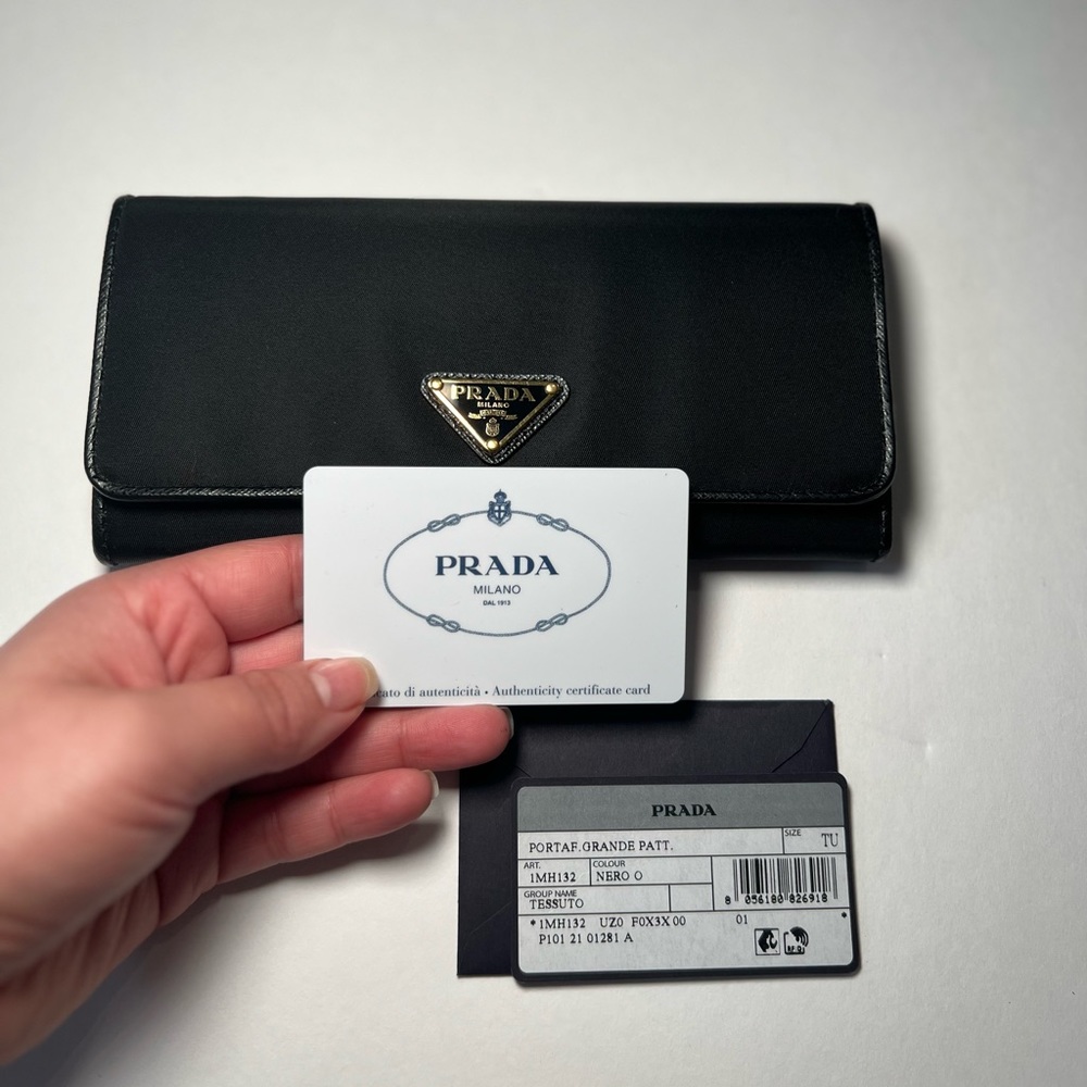 Prada Wallet - Picture 4 of 6